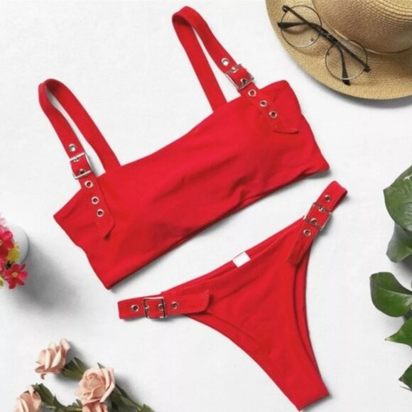 Red Buckle Straps Bikini Set with Cheeky Bottom Swimsuit - Picture 5 of 6